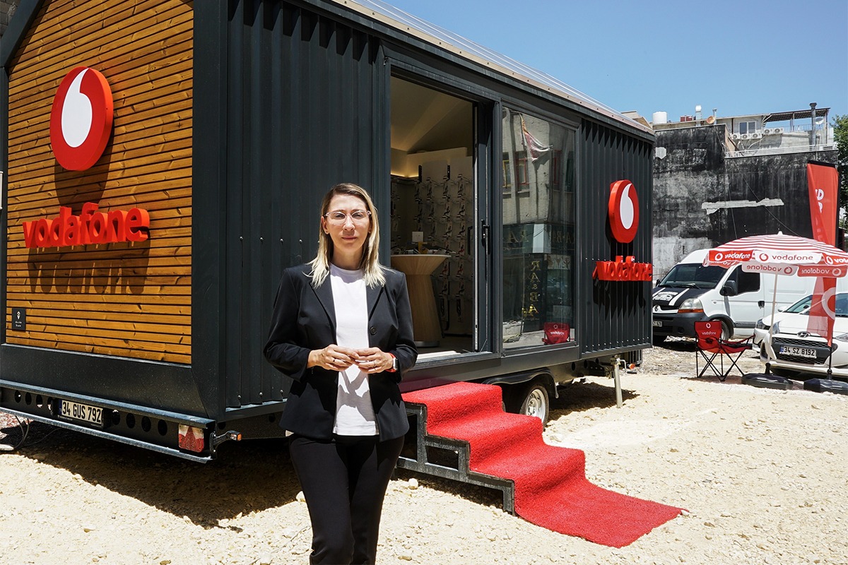 Vodafone’dan afet bölgesine tiny house mağazaları