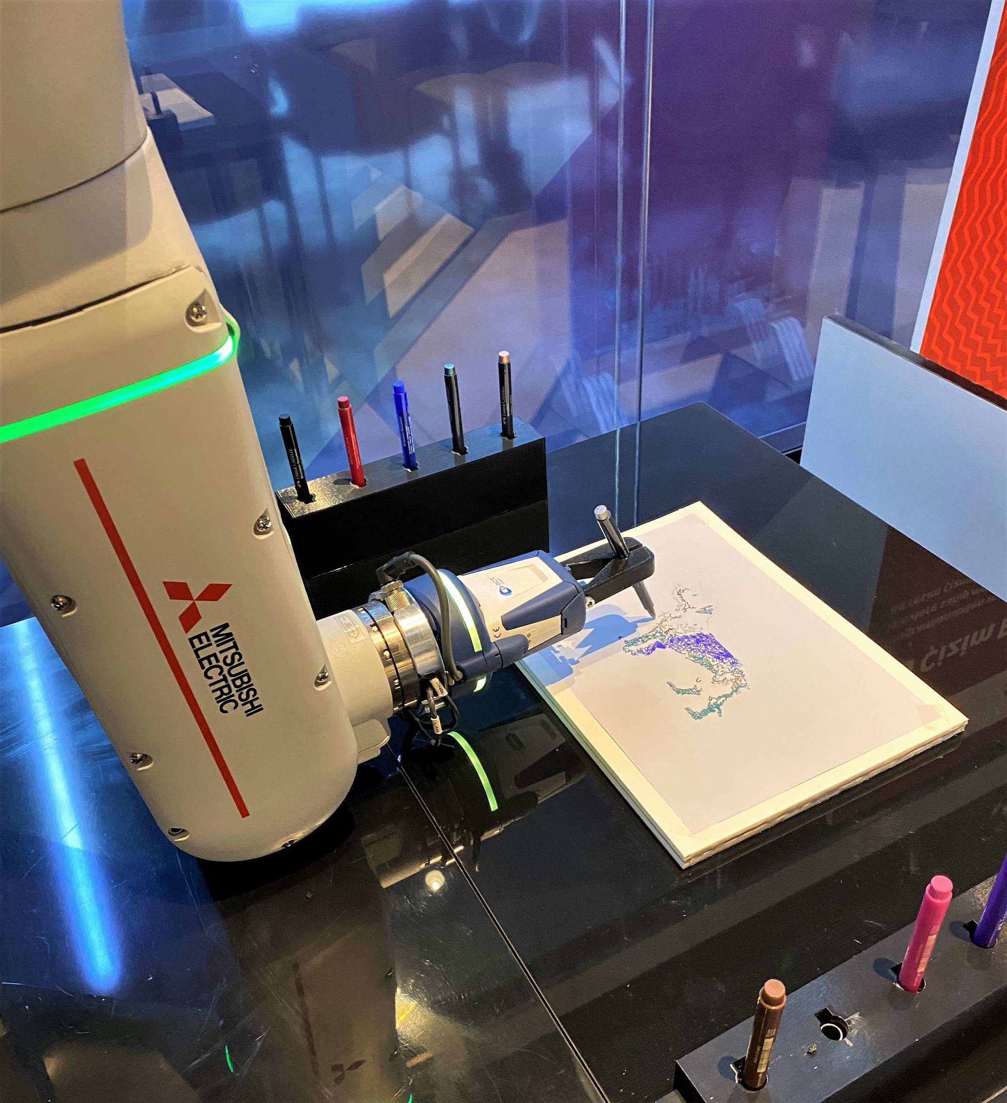 Mitsubishi’nin robot ressamı Win Eurasia’da yeteneklerini sergileyecek!