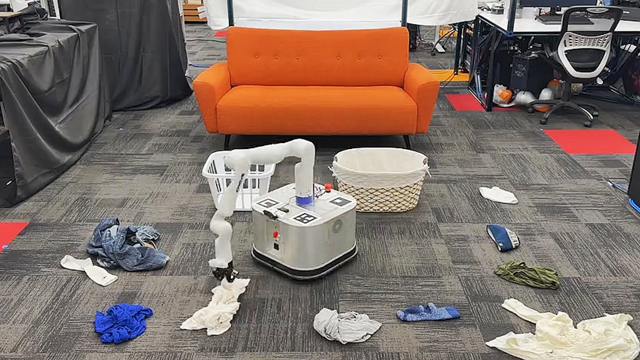 TidyBot robot odaları toplayabiliyor