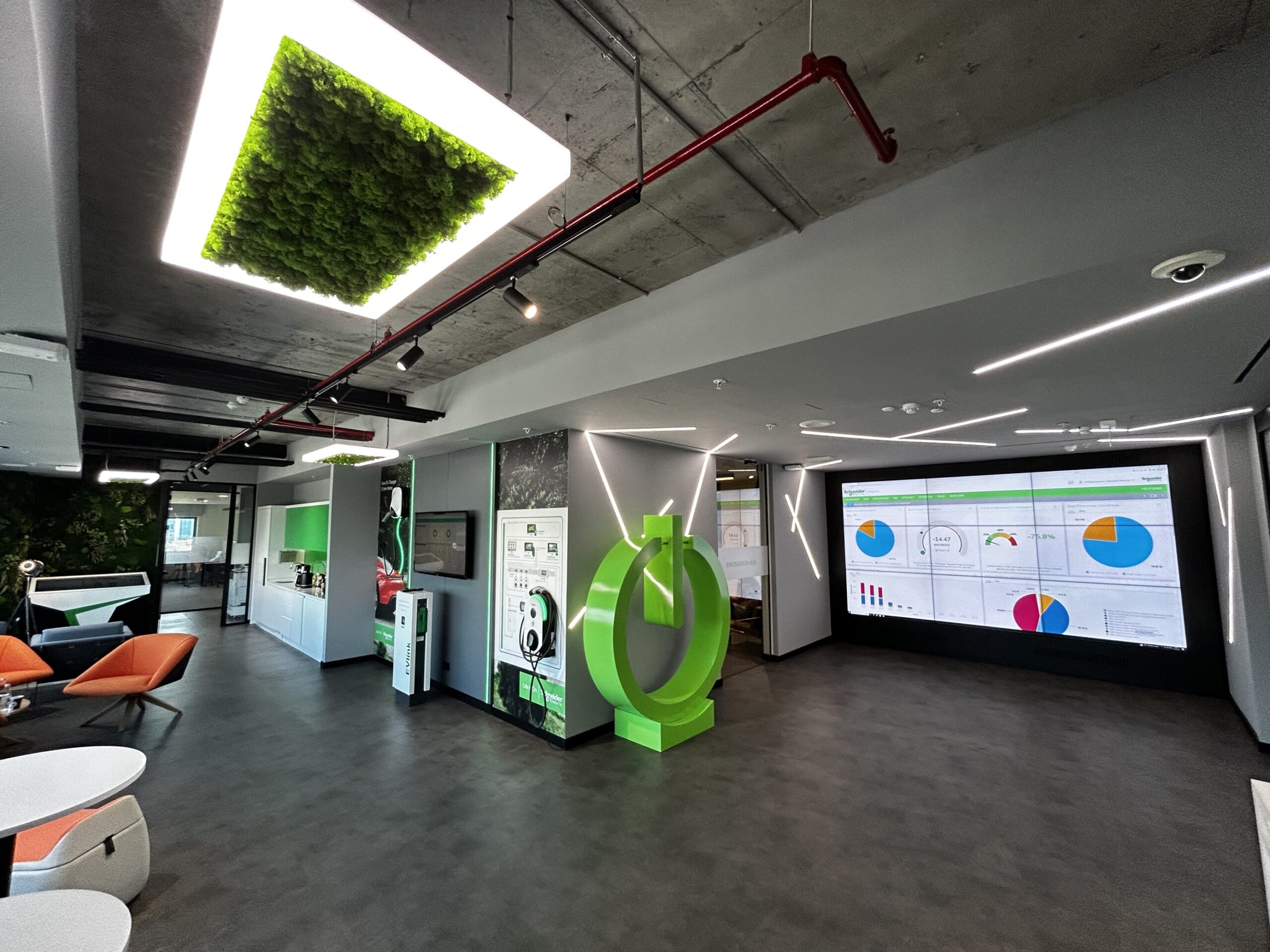 Schneider Electric inovasyon merkezi İstanbul, yeni nesil teknolojiler için ‘Laboratuvar’ rolü üstleniyor