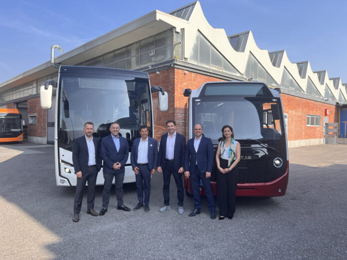 Türkiye otobüs pazarının lideri Otokar, Avrupa’daki büyüme hedefi doğrultusunda İtalya bayisi Mauri Bus System’ı satın aldı. Otokar, yeni iştirak şirketi ile İtalya pazarındaki iddiasını arttıracak.