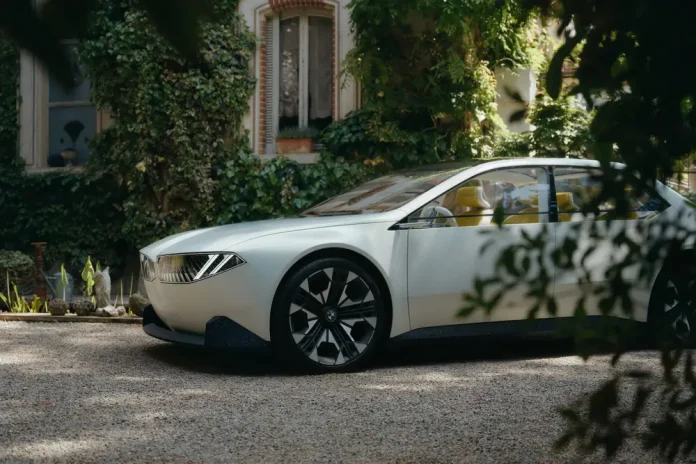 BMW'nin geleceğini şekillendiren Vision Neue Klasse konsept otomobili