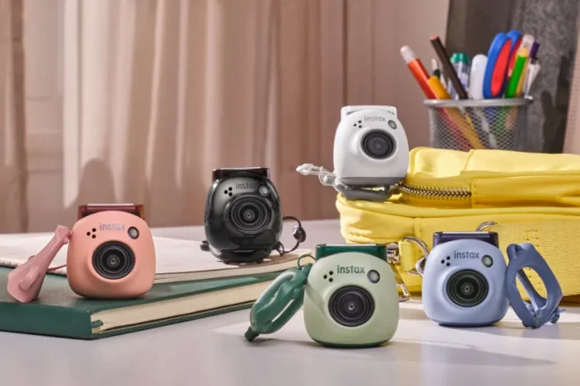 Fujifilm yeni Instax Pal fotoğraf makinesini tanıttı