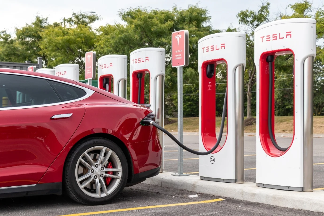 Honda da Tesla'nın elektrikli araç şarj standardını kullanacak