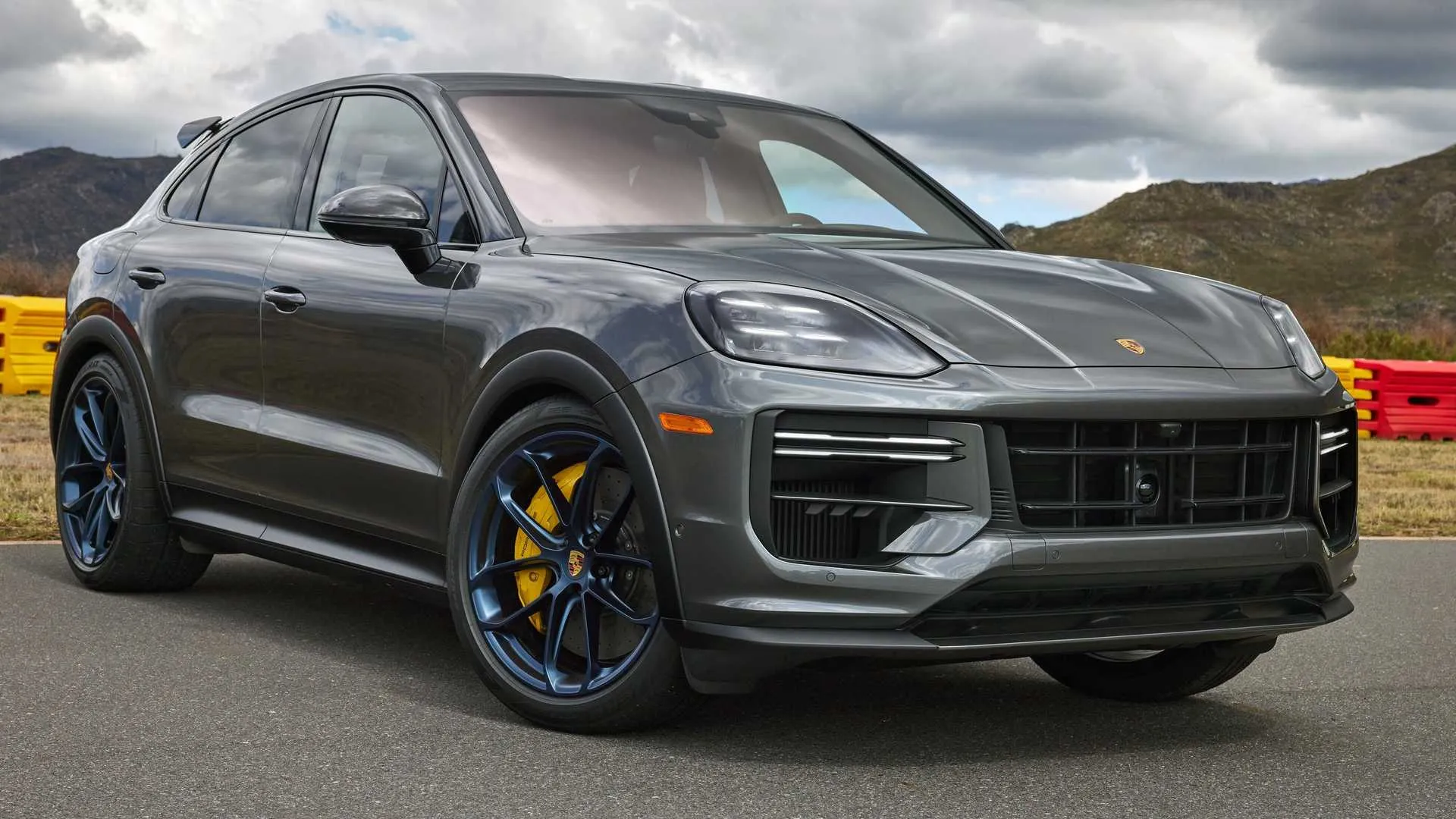 Porsche araçlarında Google’a geçiyor