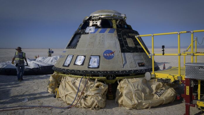 NASA Boeing Starliner mürettebatlı uçuşu Nisan 2024'e Erteledi