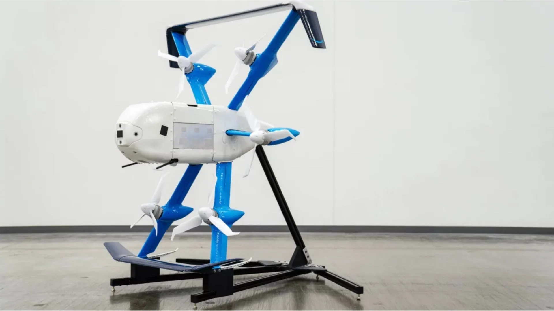 Amazon İtalya ve İngiltere’de drone’la teslimat yapacak!
