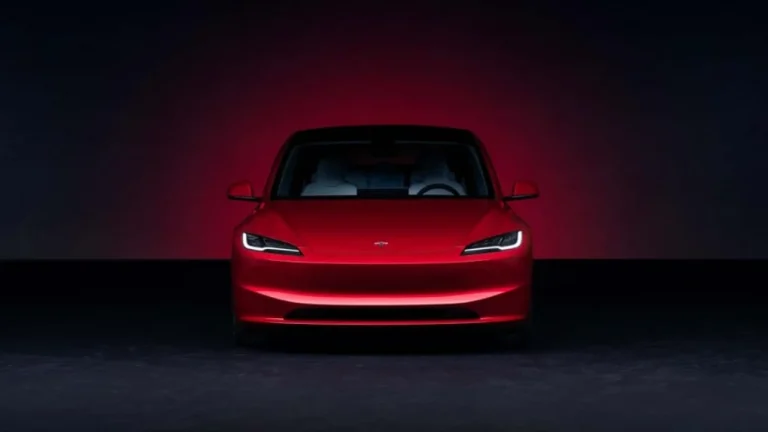 Tesla Model 3 yakında süper hızlı bir varyanta kavuşabilir