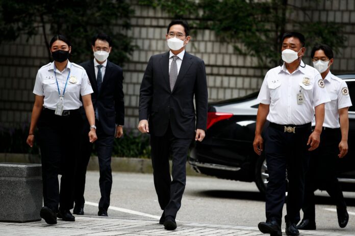 Samsung patronu Lee Jae-yong'a beş yıl hapis cezası isteniyor