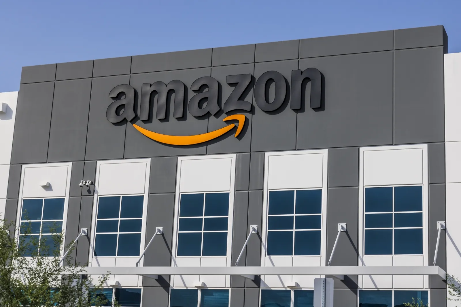 Amazon, ofise dönüşe uymayan çalışanlarına terfi vermiyor!