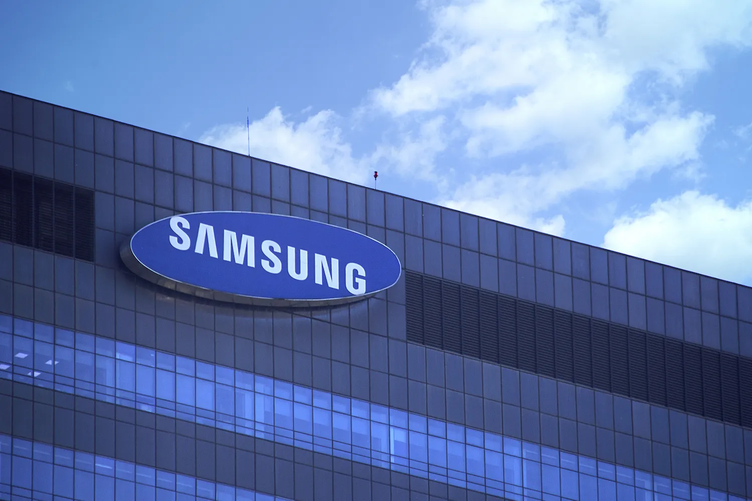 Samsung gelirlerinin ve kârının düştüğünü açıkladı!
