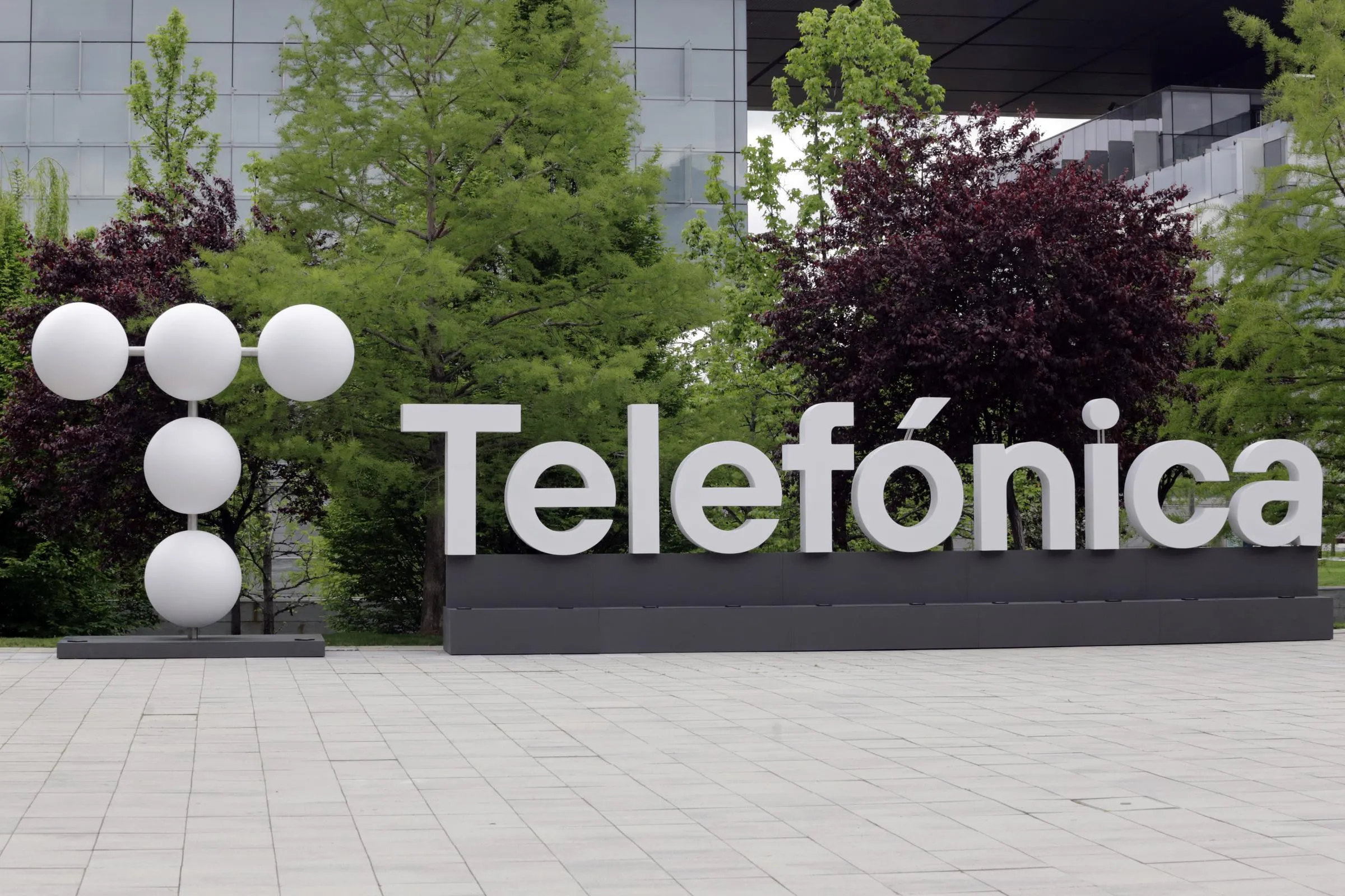 Telefonica Almanya’daki biriminin tamamına sahip olmak istiyor!
