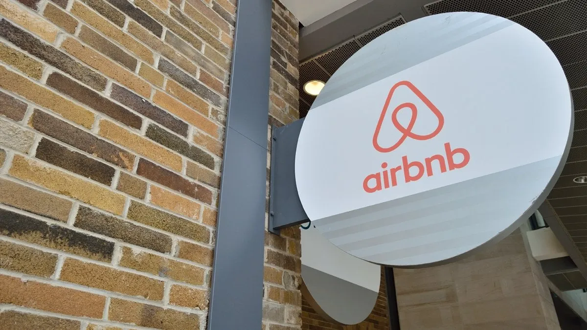 Airbnb 200 milyon dolara yapay zeka girişimi satın aldı