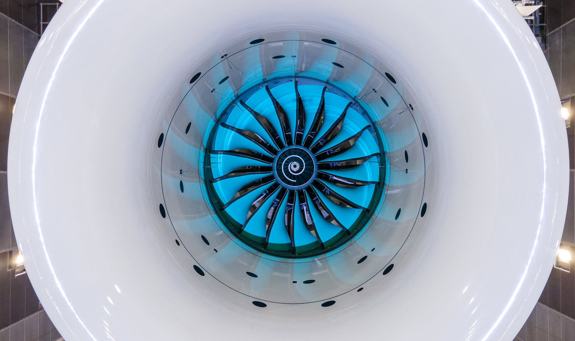 Rolls-Royce’un yeni uçak motoru bir testi daha geçti!