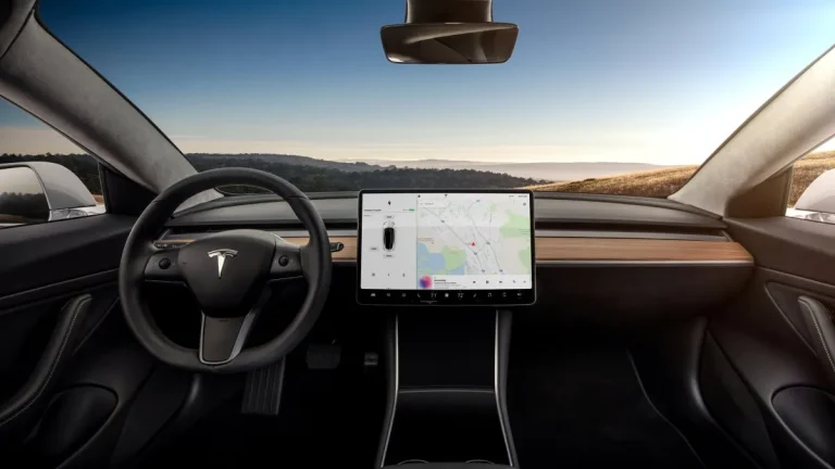 Tesla otopilot teknolojisi