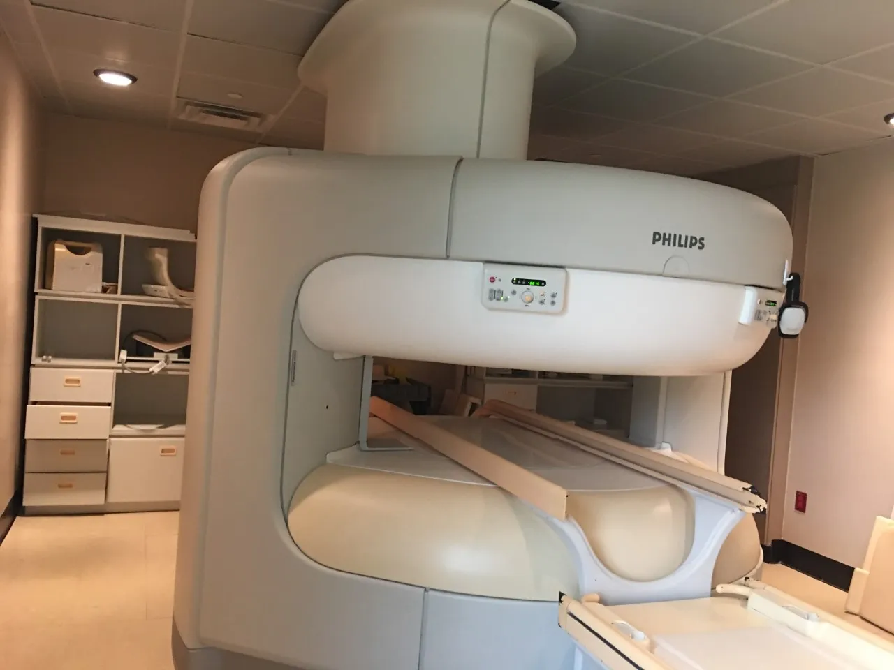 Dikkat patlayabilir! Philips, 340 MRI makinesini geri çağırıyor!