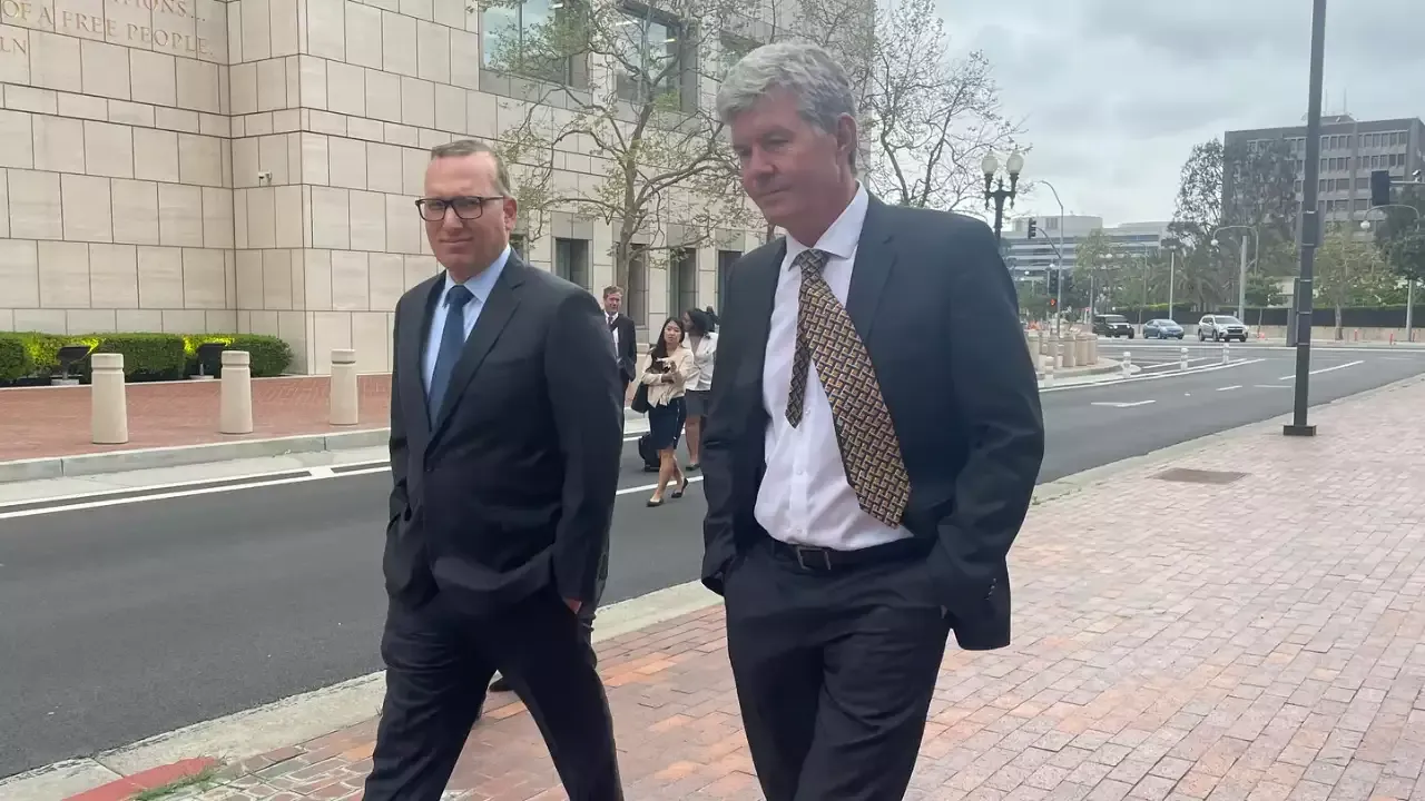 Apple üst düzey yöneticisi emekli oluyor