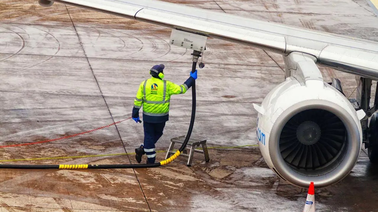 İnsan dışkısından jet yakıtı, karbon ayak izini %90 azaltabilir