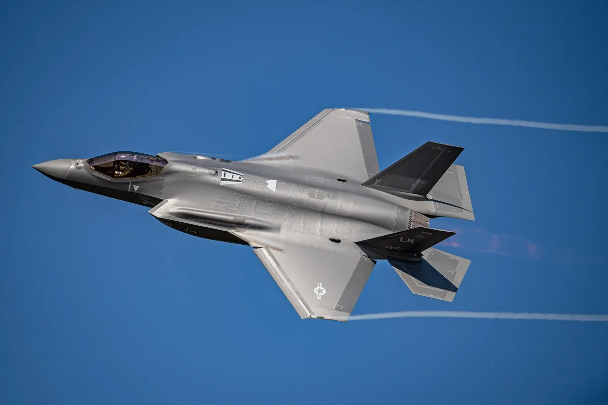 F-35 savaş uçağı yazılım sorunlarıyla boğuşuyor!