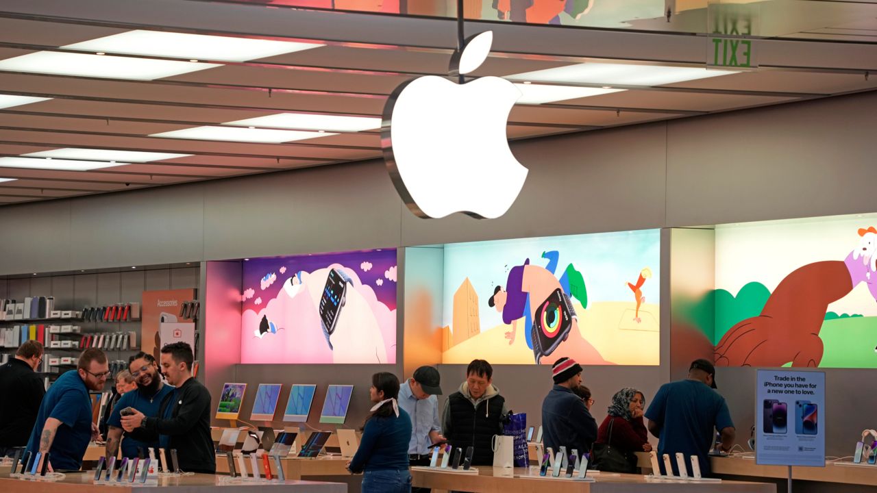 Üst seviye telefon satışları arttı, Apple’ın payı düştü!