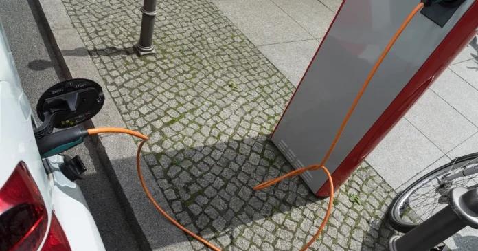 Elektrikli araç operatörleri