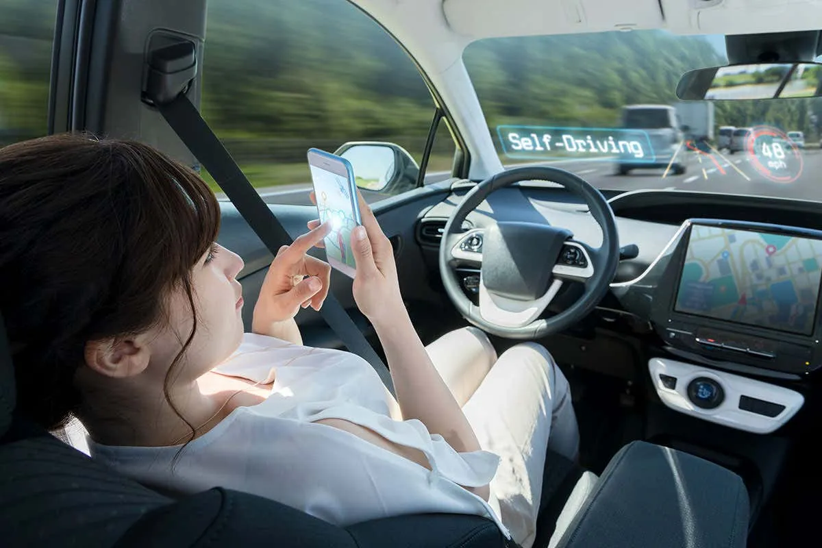 Waymo sürücüsüz aracı San Francisco’da bisikletliye çarptı!