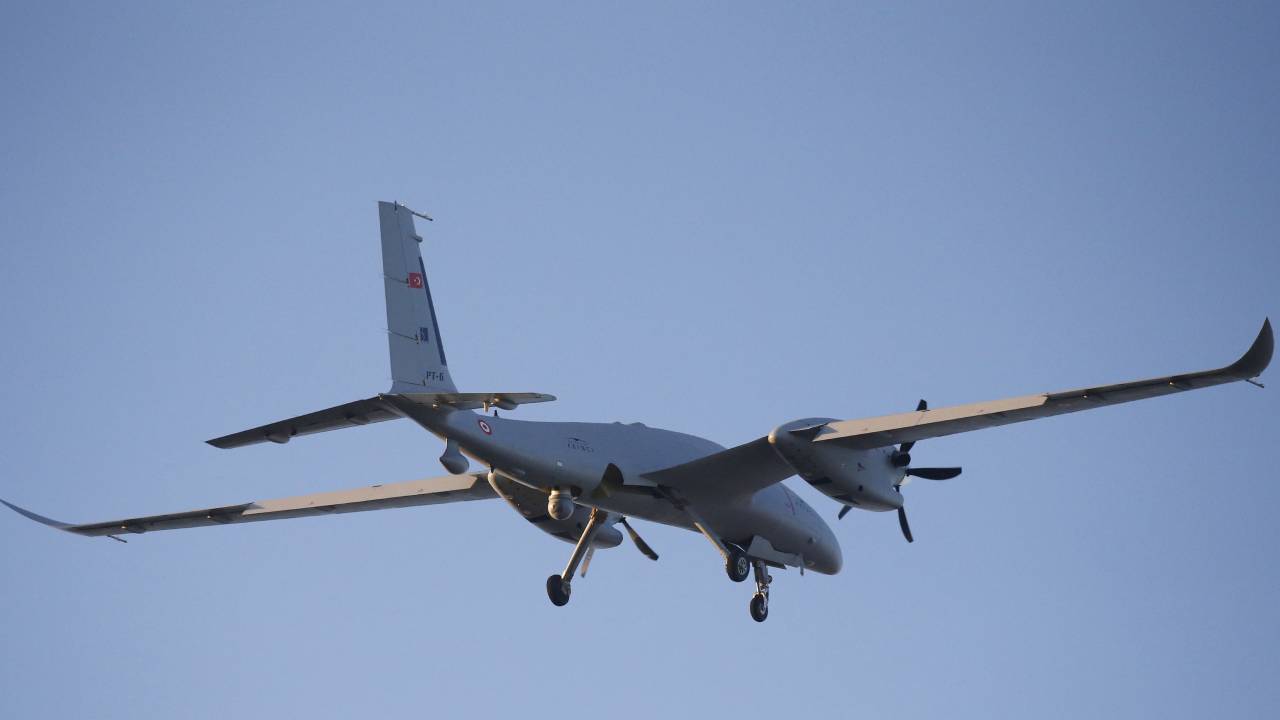 Bayraktar Akıncı C, ilk uçuş testini tamamladı!