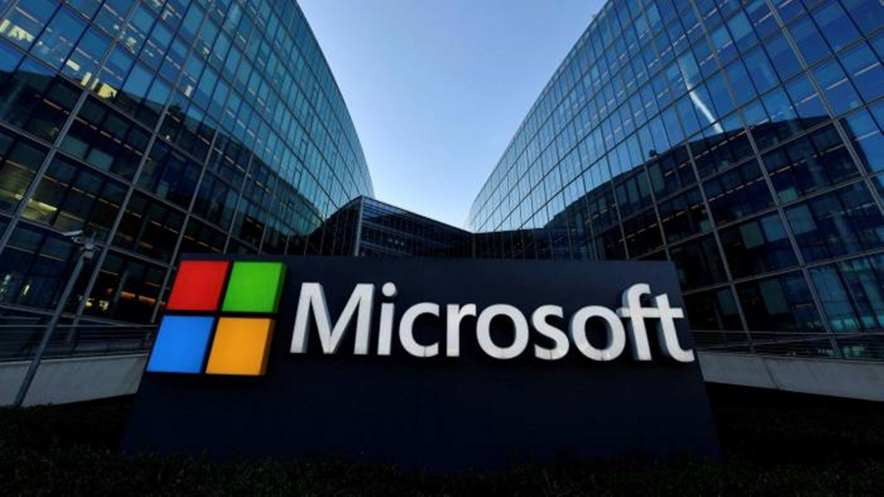 Microsoft, Apple’ın kırılmaz denilen rekorunu aştı!