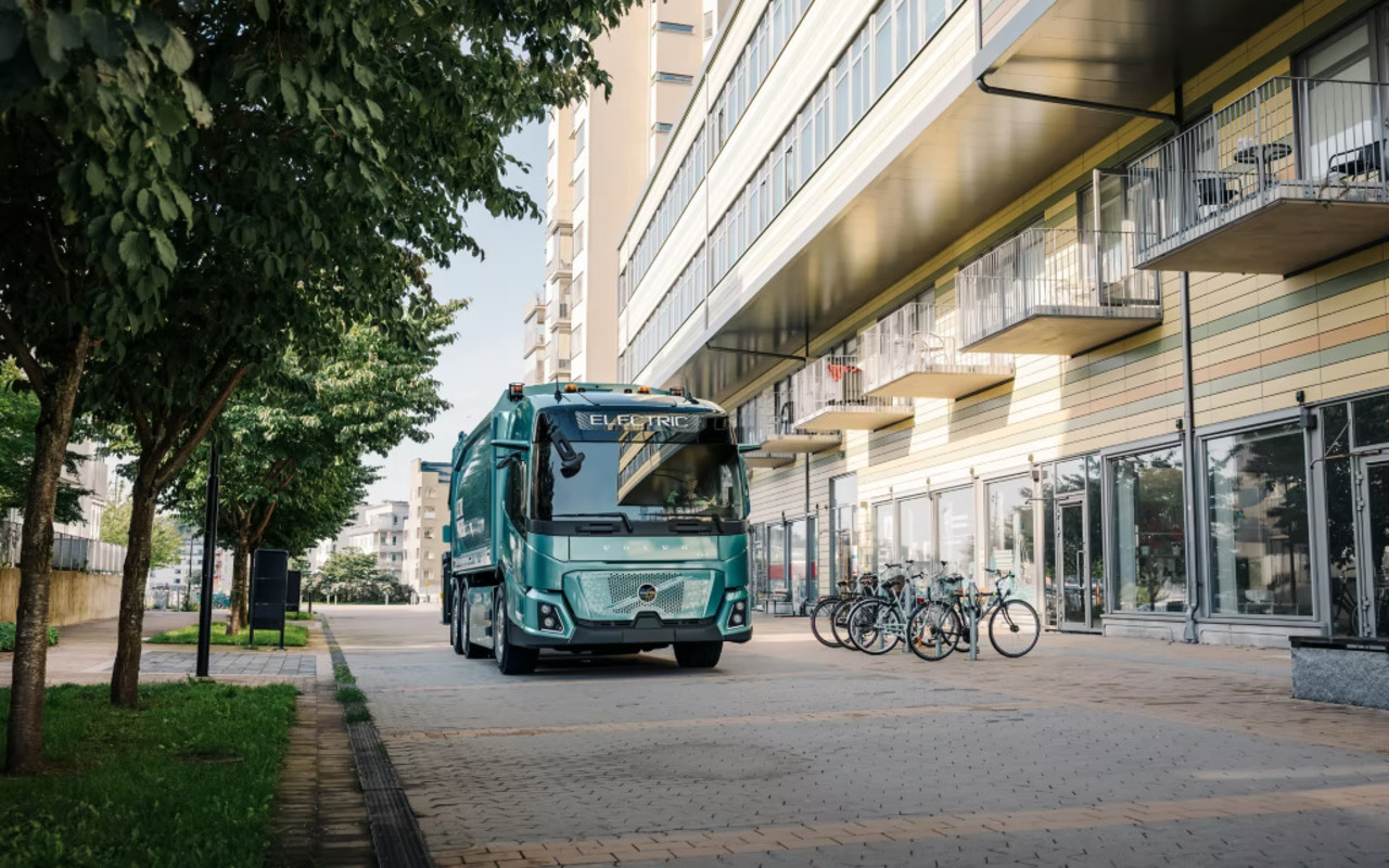 Volvo’dan şehirlere dost yeni elektrikli kamyon: FM Low Entry