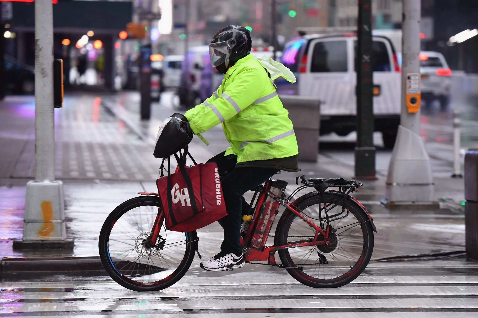 New York, halka açık e-bisiklet şarj istasyonlarını test edecek!