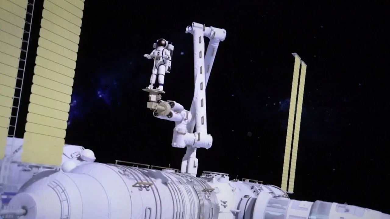 Otonom robot kol uzaydaki görevini başarıyla tamamladı!