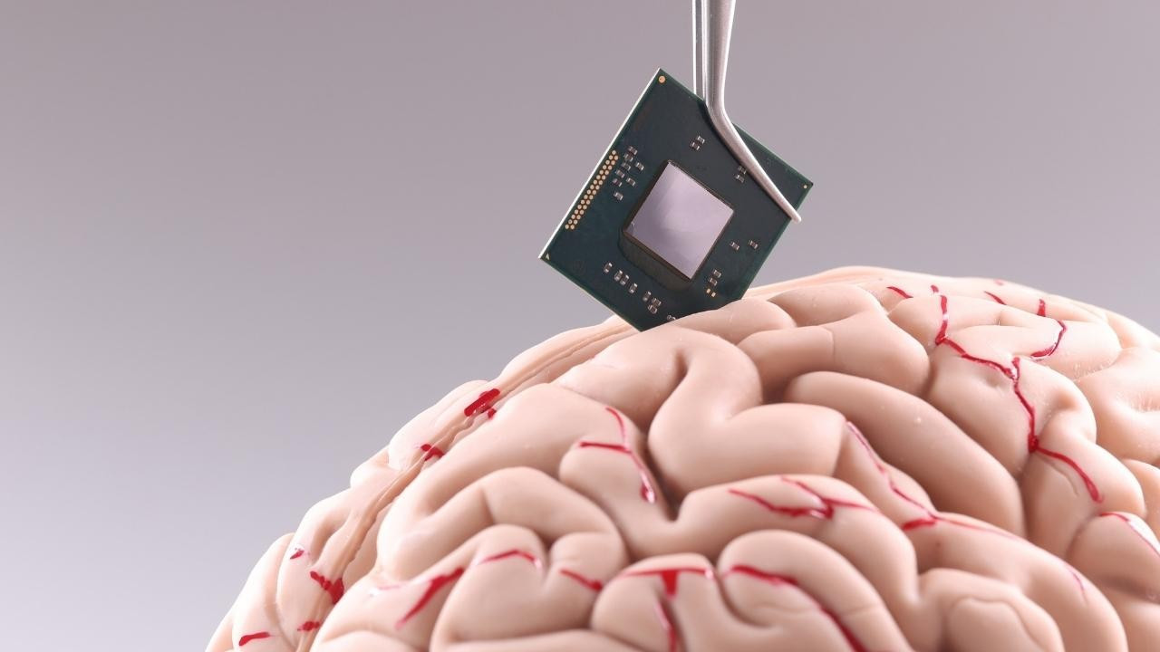 Beyin implantı yarışında yeni hamle: Synchron klinik deneye başlıyor!