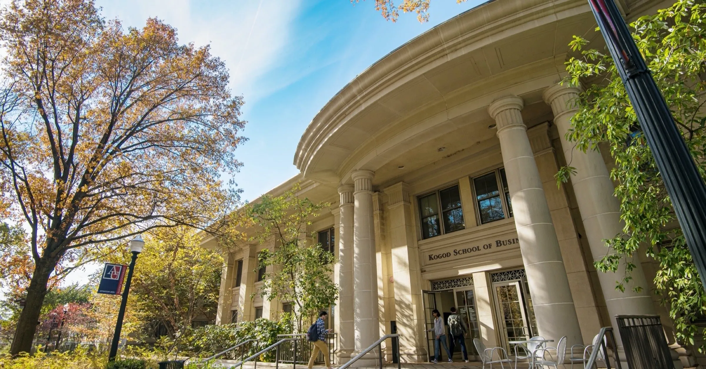 Dünyanın en iyi işletme okulları yapay  zeka teknolojisini merkeze alıyor!