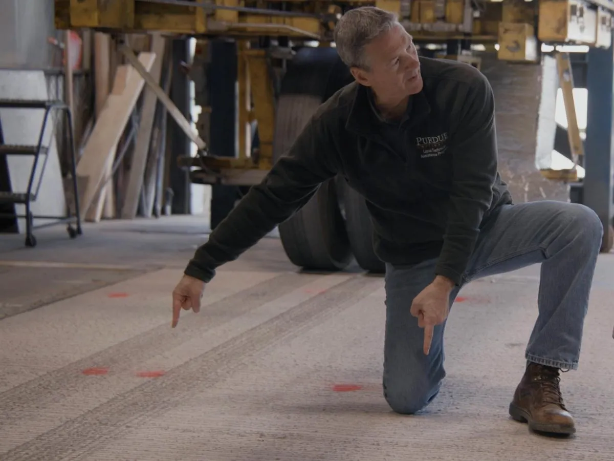 Elektrikli otomobilleri şarj eden yol için testler başladı!