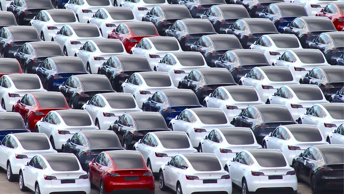 Uygun fiyatlı Tesla için geri sayım başladı!