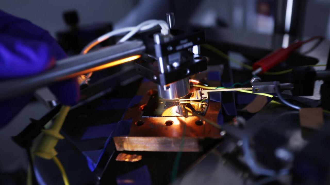 Isıdan elektrik üreten yeni pil: enerji depolamada yeni bir çağ başlıyor