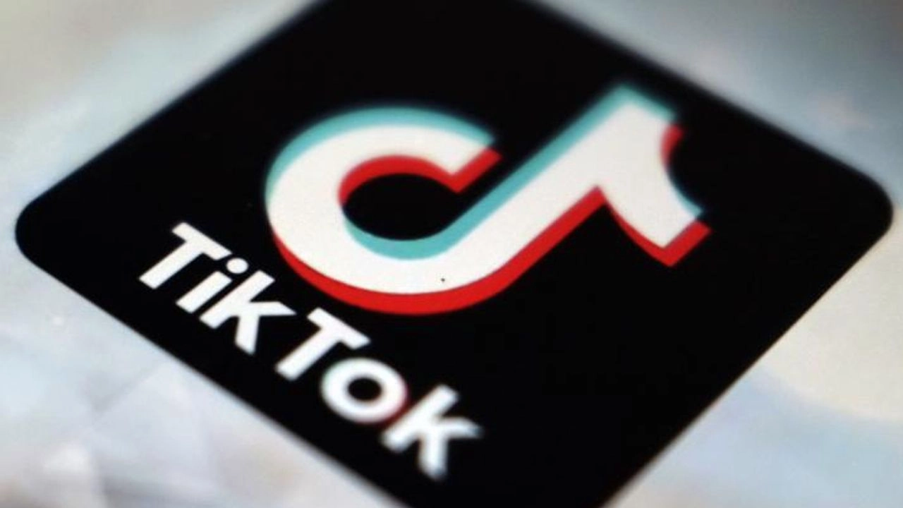 TikTok, güzellik filtrelerine 18 yaş sınırı getiriyor!