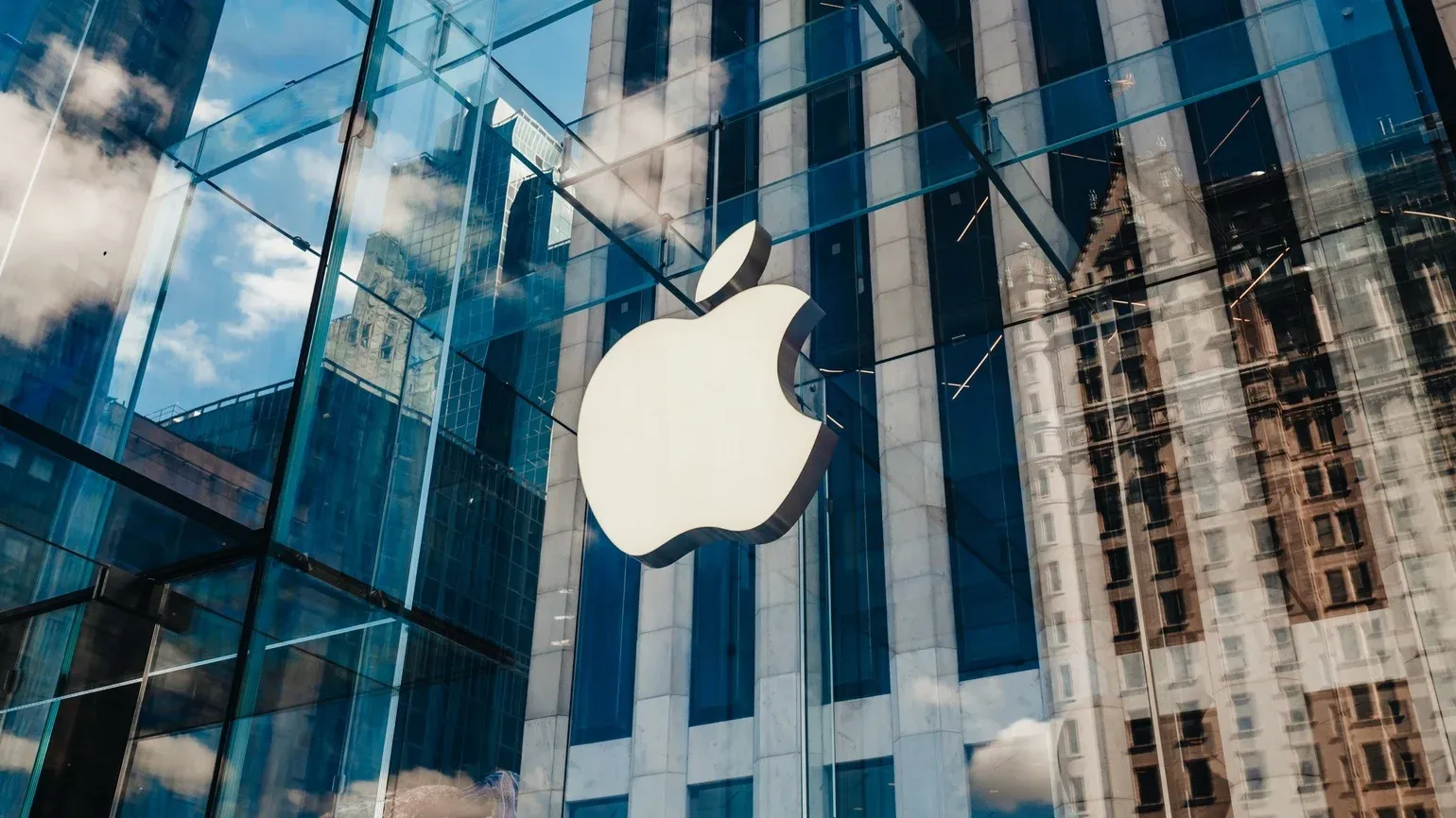 Apple, tarihin ilk 4 trilyon dolarlık şirketi olabilir!