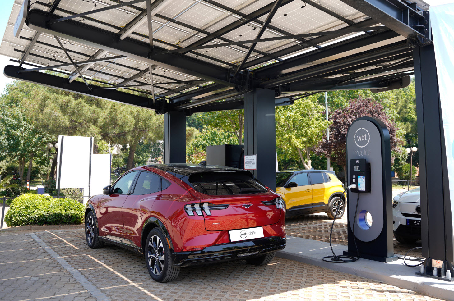 Yeşil şarj istasyonu açıldı!