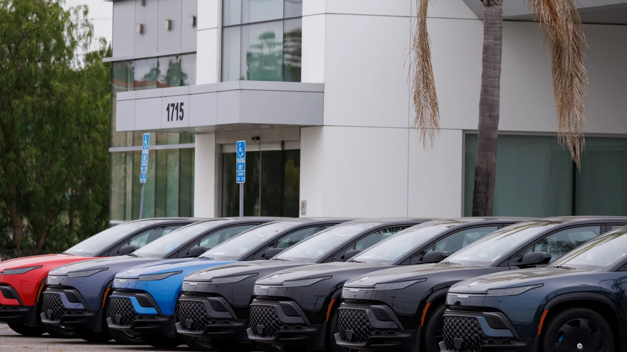 Fisker iflas sonrası araçlarını elden çıkarıyor