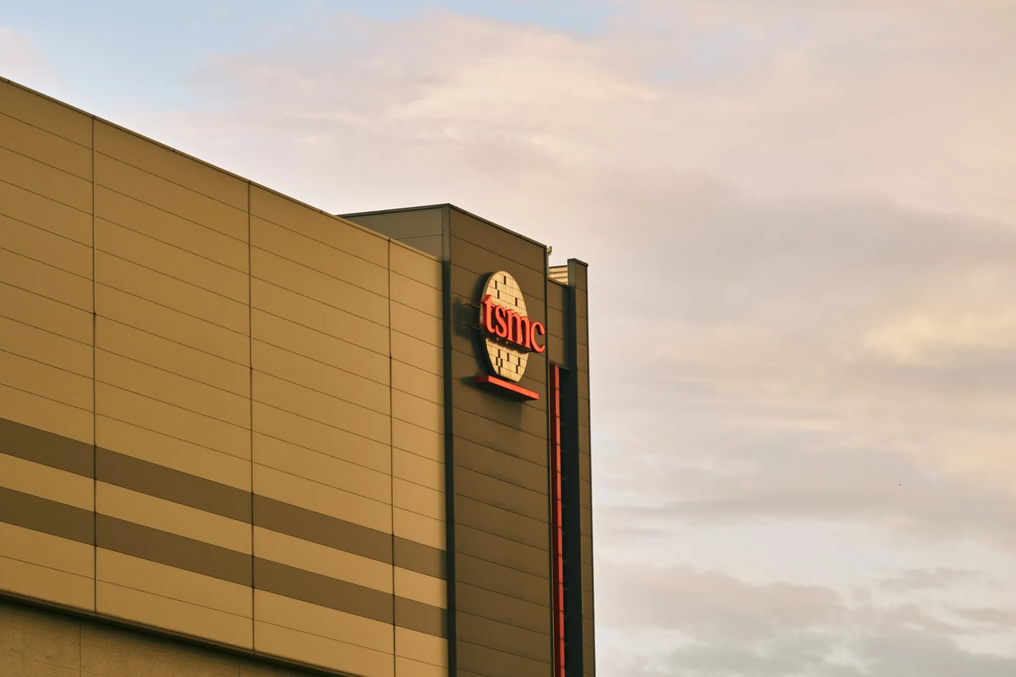 TSMC yapay zeka talebiyle büyüme hızını artırdı