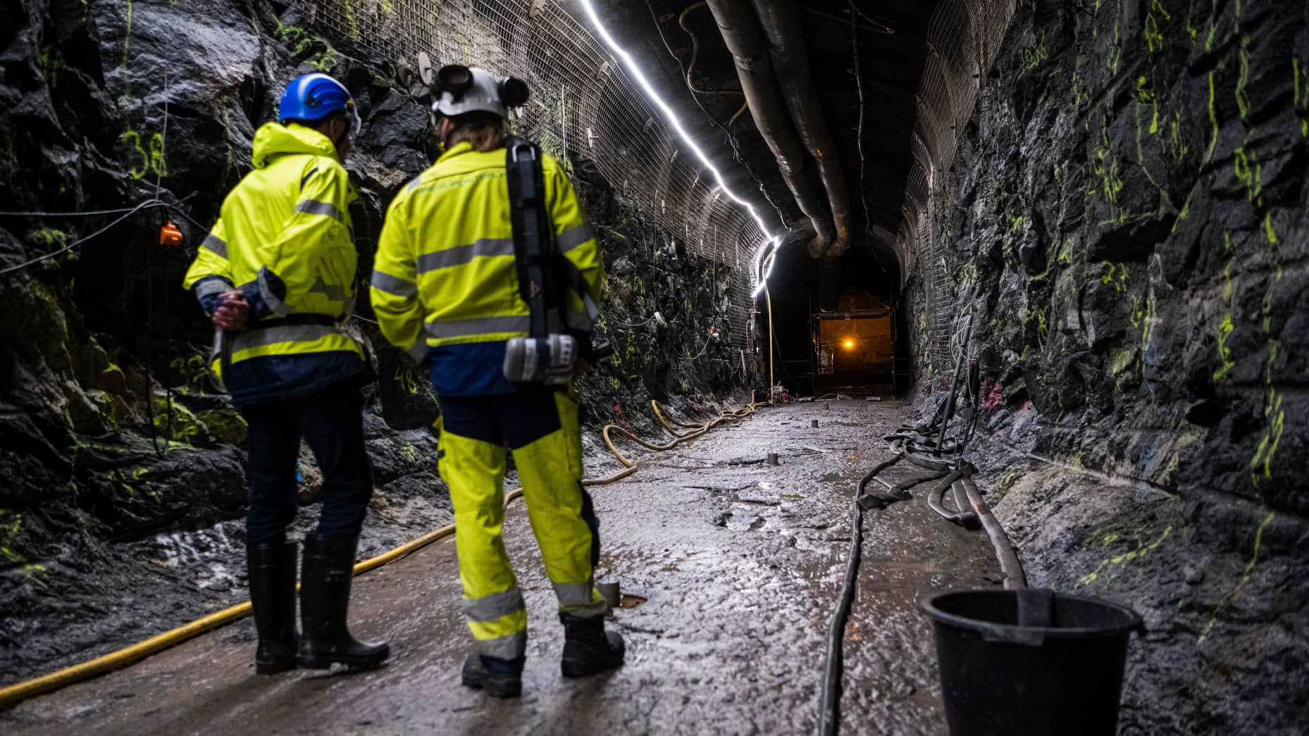 Finlandiya nükleer yakıt atıklarını gömecek