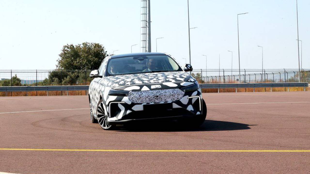 Bakan, yeni Togg T10F’i test etti!