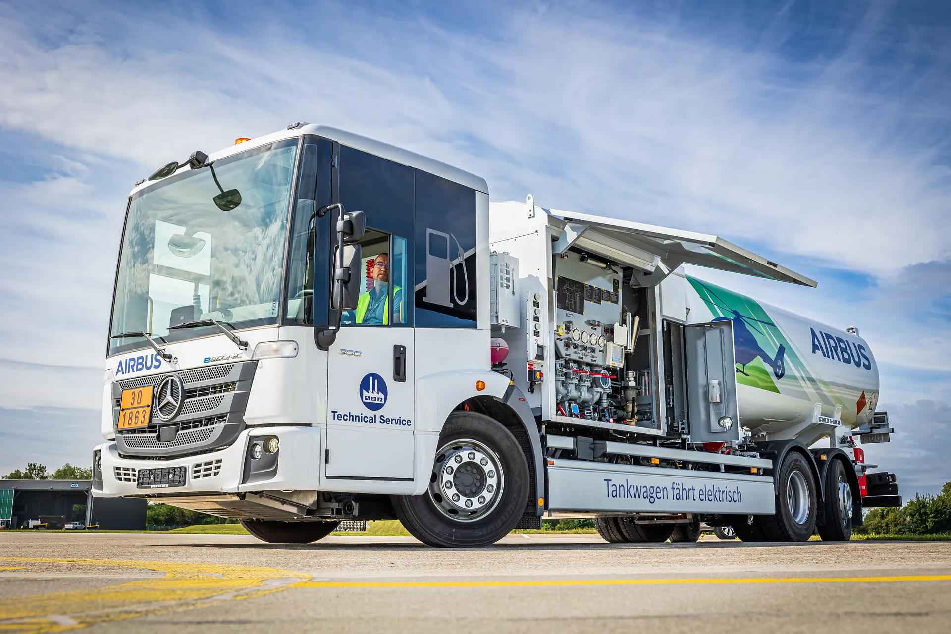 Mercedes’in elektrikli tankeri eEconic, tek şarjla bir hafta hizmet veriyor!