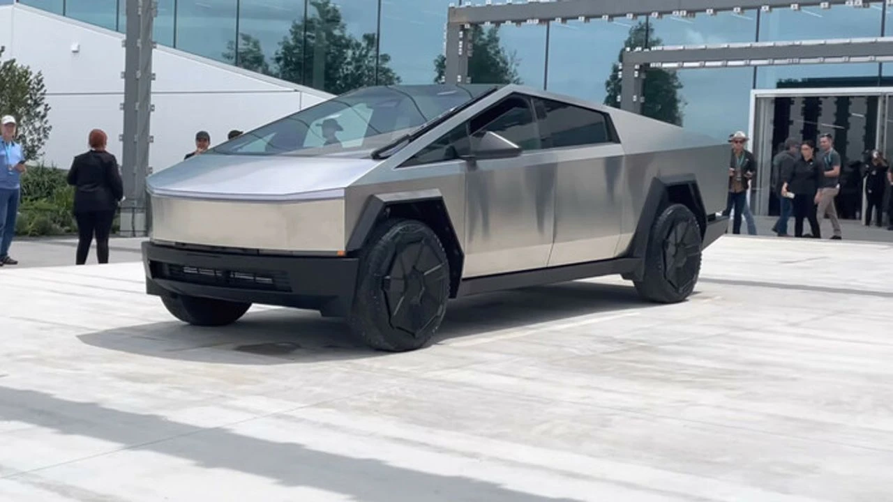 Tesla’nın Cybertruck satışları hayal kırıklığı yarattı