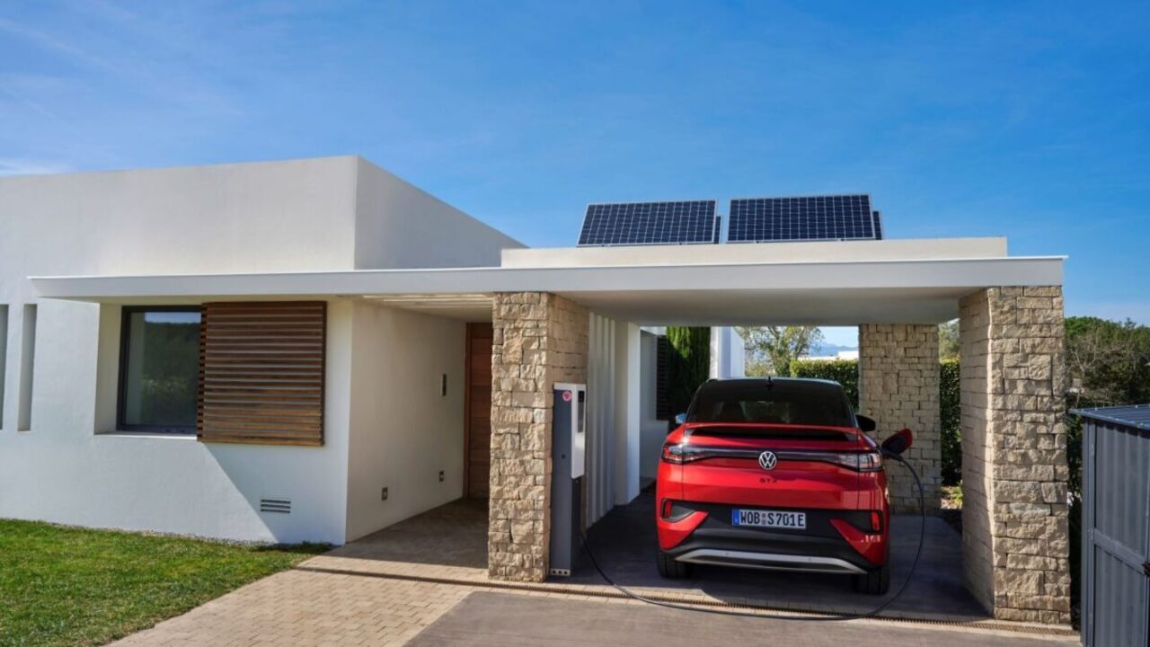 AB yenilenebilir enerji tasarrufunda elektrikli araçların rolünü artırmayı hedefliyor