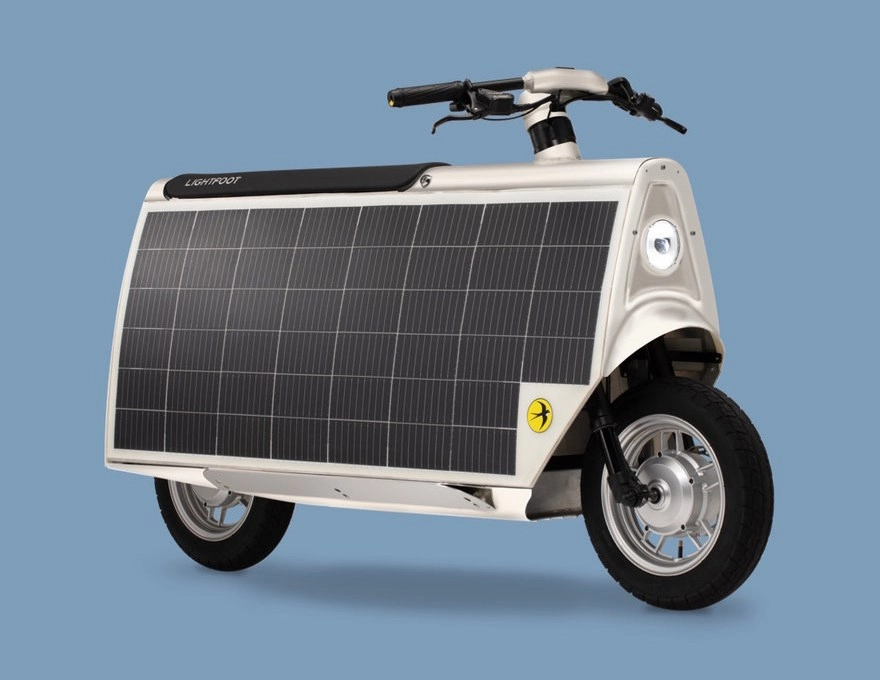 Güneş panelinden güç alan elektrikli scooter!