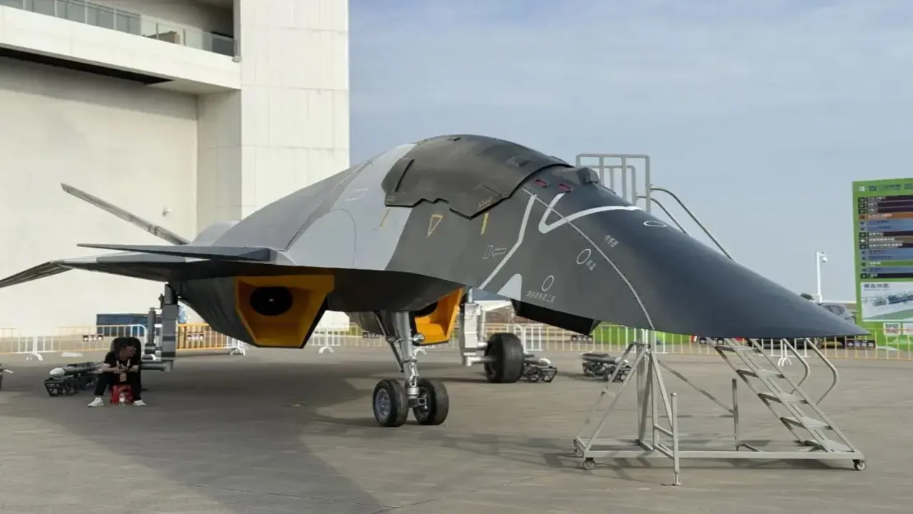 Çin, yeni nesil savaş uçağını tanıttı!