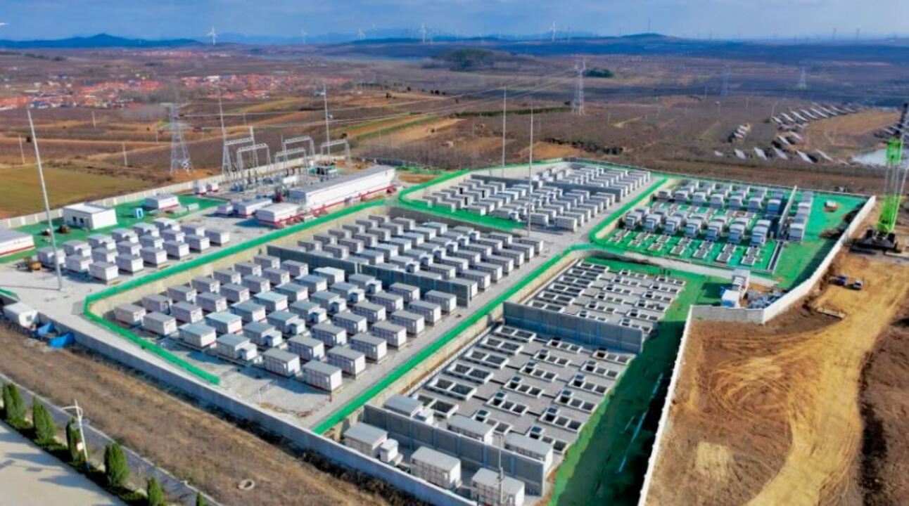 Çin’de dev hibrit enerji depolama tesisi faaliyete geçti