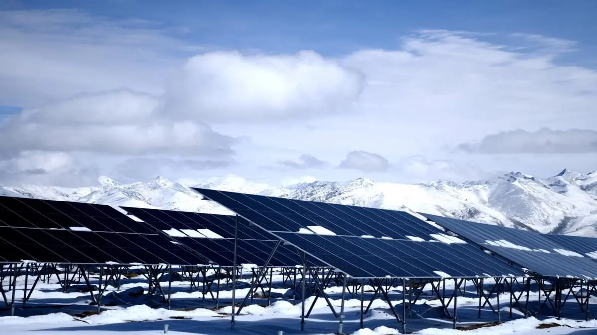 Dünyanın en yüksek rakımlı güneş enerjisi santrali inşa edildi!